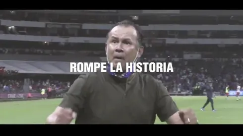 Juan Reynoso es el entrenador del Cruz Azul, donde también fue jugador y capitán.