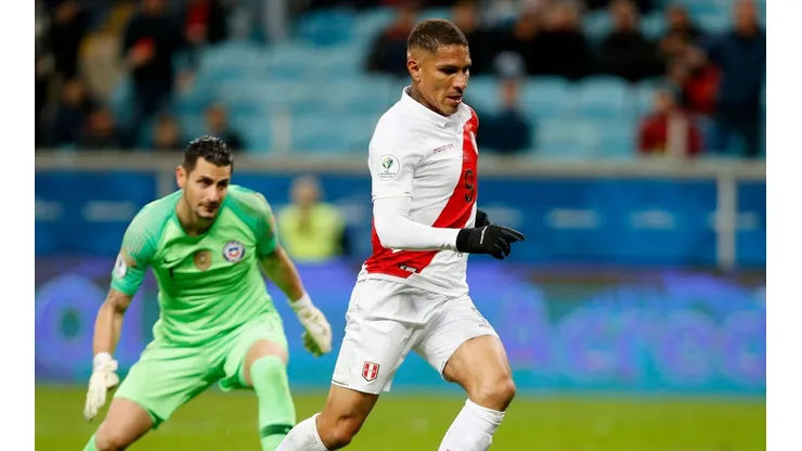 Paolo Guerrero fue figura frente a Chile en la victoria de Perú, en las semifinales de la Copa América 2019. (Foto: Getty).