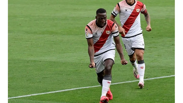 Luis Advíncula juega la segunda división de España.