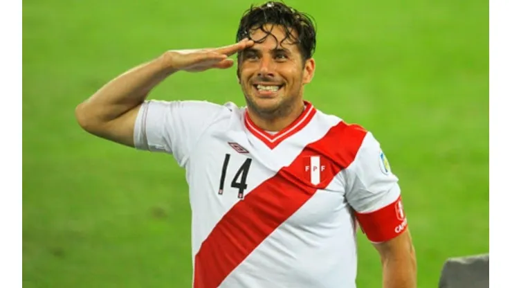 Claudio Pizarro fue uno de los primeros que subió su imagen.