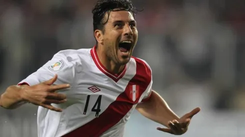 Claudio Pizarro fue uno de los primeros que puso el mensaje.