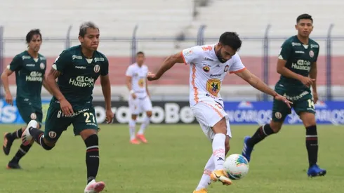 Universitario alineó 3 jugadores sub 20 para cumplir con la bolsa de minutos.