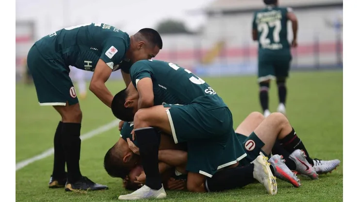 Con garra, Universitario encontró el empate con penal de Nelinho Quina.