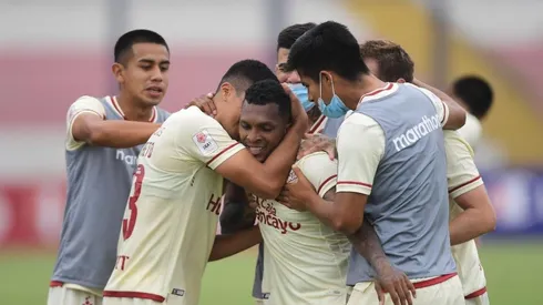 Universitario va por su primer triunfo en la Copa Libertadores.
