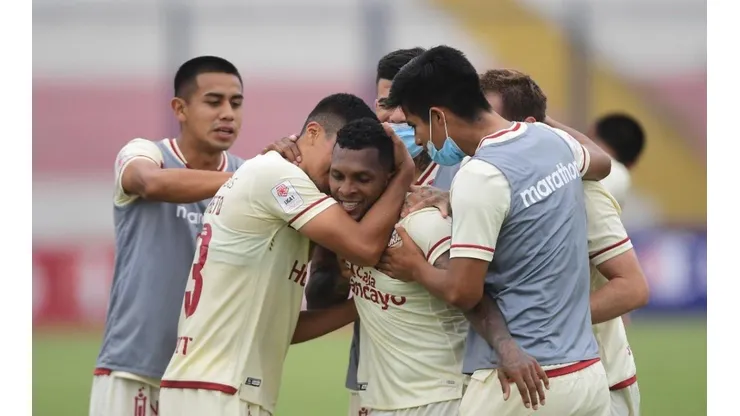 Universitario va por su primer triunfo en la Copa Libertadores.