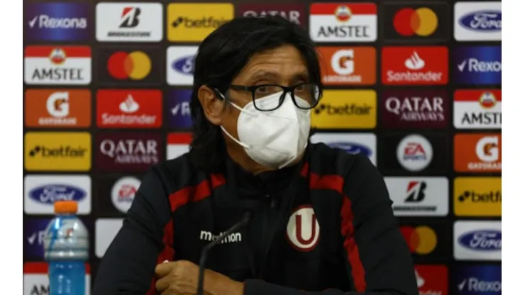Universitario sumó su primer punto en la Copa Libertadores tras empate ante Defensa y Justicia.
