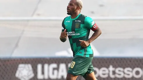 Jefferson Farfán tuvo la más ocasión de gol más clara para Alianza Lima.