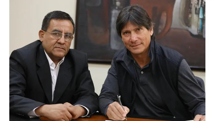 Gonzales y Comizzo son cuestionados en sus puestos por los hinchas.