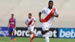 Con apenas 16 años, Jhonnier Jr. ya es futbolista profesional.