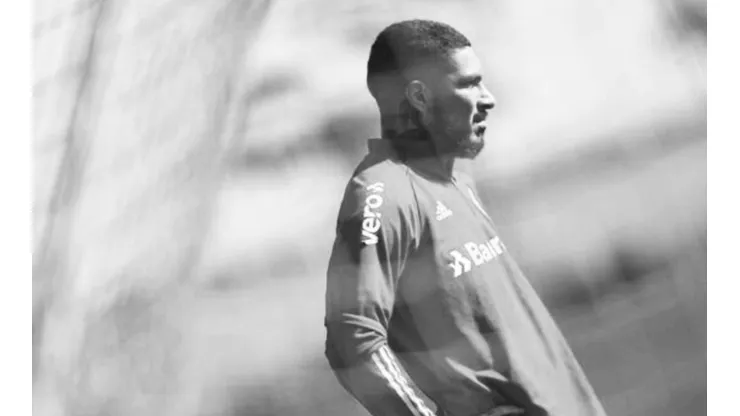 "Hasta Ronaldinho mandó vídeo apoyando": Paolo Guerrero criticado por ignorar a los más necesitados en Brasil