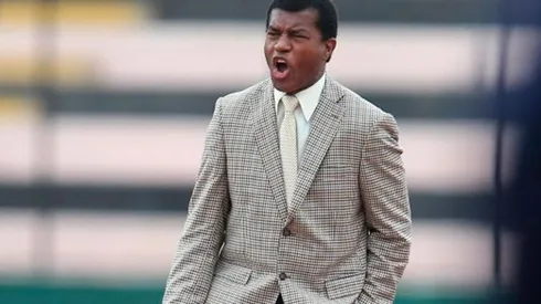 Julio Cesar Uribe es entrenador y fue jugador.