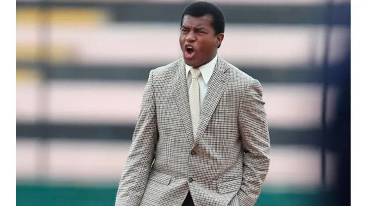 Julio Cesar Uribe es entrenador y fue jugador.