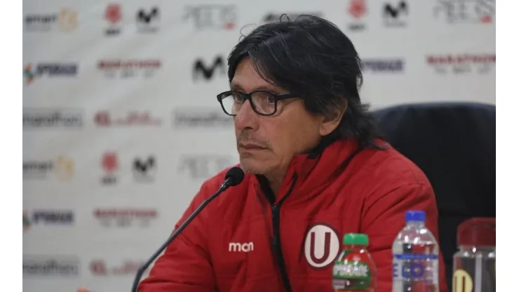 Ángel Comizzo se hizo tendencia debido a los hinchas que piden su salida.