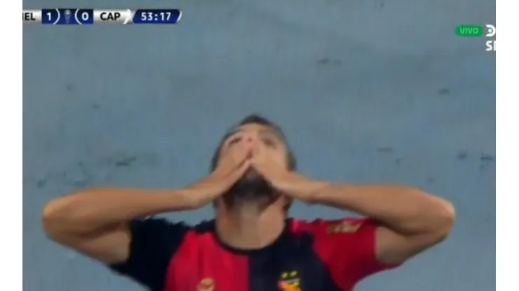 Golazo del delantero argentino que pone en ventaja al equipo arequipeño.