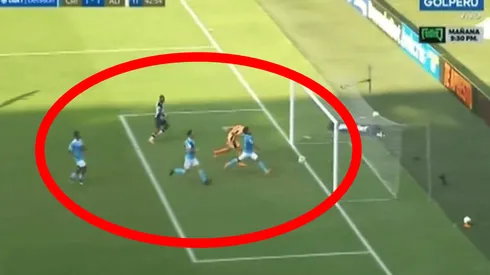 La marca del Zorro: Alejandro Duarte sufre un 'sombrerito' por parte de Wilmer Aguirre