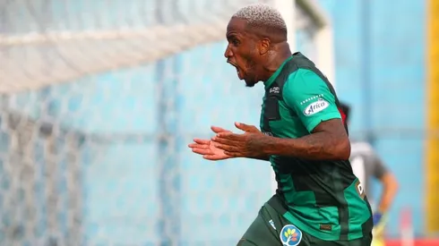 Jefferson Farfán suma 1 gol en la presente temporada.