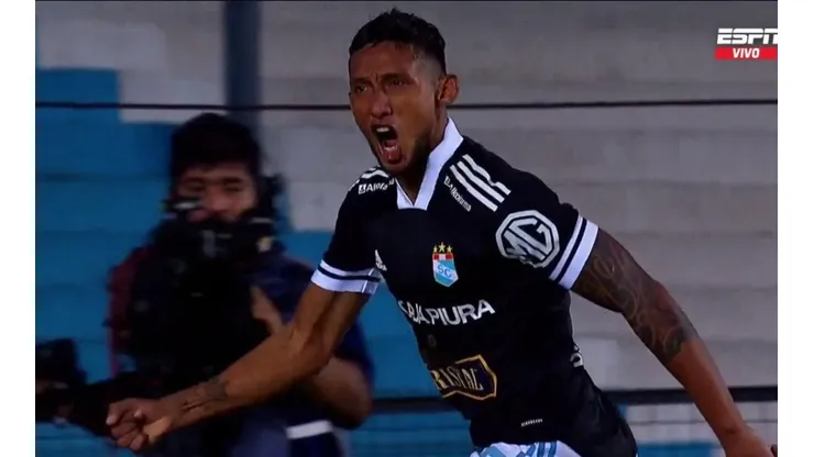 Cristofer Gonzales finalizó la gran jugada colectiva de Sporting Cristal.
