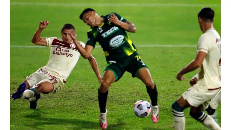 Universitario no pudo hacer mucho en su visita a Argentina.