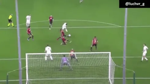 Gianluca Lapadula metió una pepaza con la pierna izquierda.