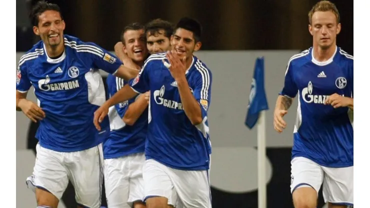 Carlos Zambrano debutó en primera división en el Schalke 04.