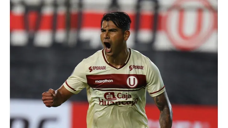 Enzo Gutiérrez no había tenido una clara, pero apareció para poner el empate momentáneo.