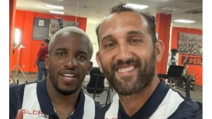 Jefferson Farfán y Hernán Barcos son atacantes de Alianza Lima.