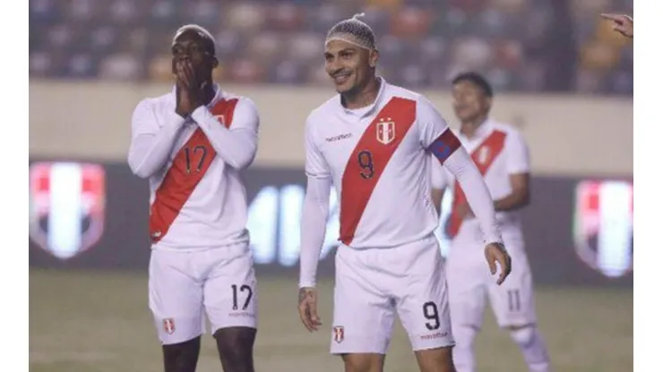 Guerrero y Advíncula son dos habitulaes titulares en la Selección Peruana.