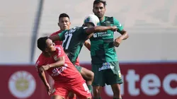 Míguez estuvo de cara al arco pero el balón se fue muy lejos.