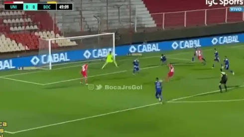 Zambrano es defensor por derecha en Boca Juniors.