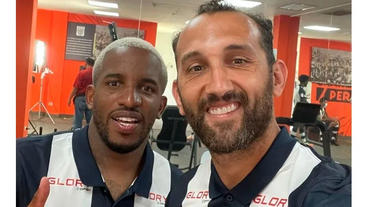 Jefferson Farfán y Hernán Barcos llegaron a Alianza Lima este año.