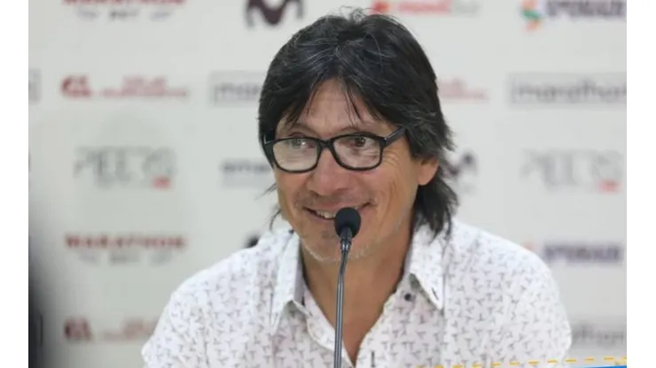 Ángel Comizzo es técnico de Universitario desde junio del 2020.