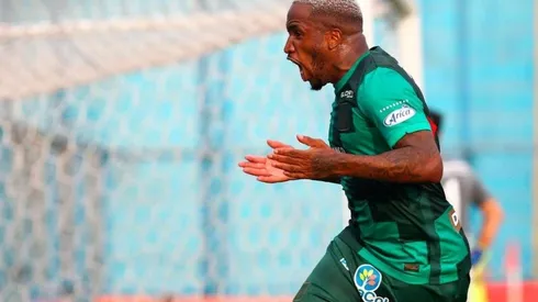Jefferson Farfán llegó a Alianza Lima para este 2021.