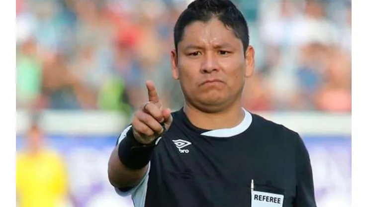 Joel Alarcón fue el juez del partido entre Alianza Lina y Deportivo Municipal.
