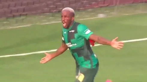 Jefferson Farfán apenas tuvo que esperar unos minutos para anotar.