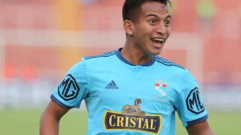 Martín Távara es mediocampista de Sporting Cristal.