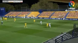 Luis Advíncula es lateral derecho en Rayo Vallecano.