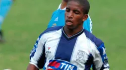 Jefferson Farfán jugó en Alianza Lima en el 2004.