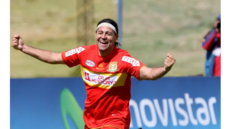 Sergio Ibarra, el máximo goleador de la historia del fútbol peruano (Foto: Getty Images).