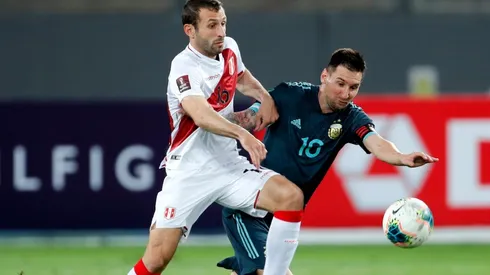 Horacio Calcaterra, el argentino que se nacionalizó peruano y pudo enfrentar a Lionel Messi en la última fecha FIFA (Foto: Getty Images).