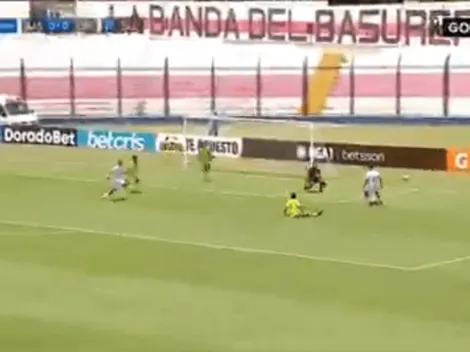 Te extrañábamos Liga 1: defensor se quedó sentado viendo como rival definía