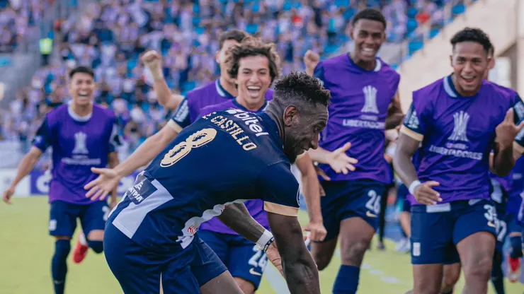 Eryc Castillo celebrando gol ante Deportes Iquique.