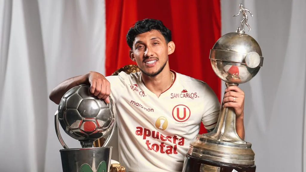 Presentación de Christofer Gonzáles. (Foto: Universitario de Deportes).