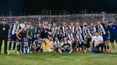 Alianza Lima festejando su pase a la fase de grupo de la Libertadores.