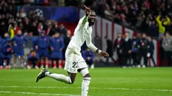 El festejo de Rüdiger tras su gol para el pase de Real Madrid a cuartos de final.