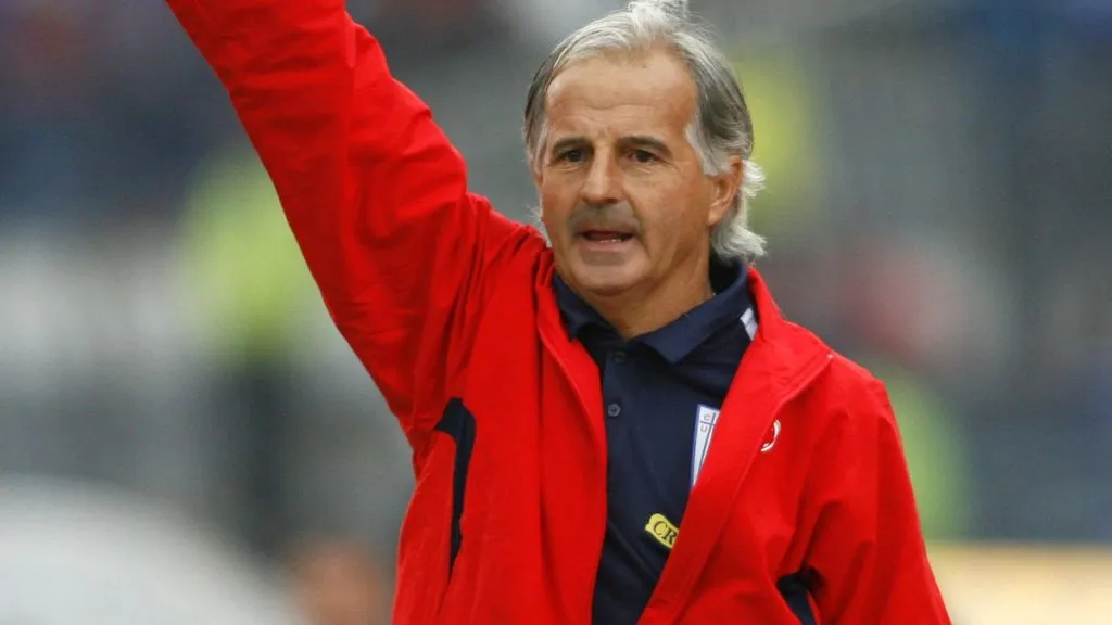 Fernando Carvallo, ex DT de Universidad Católica de Chile (X @Cruzados).