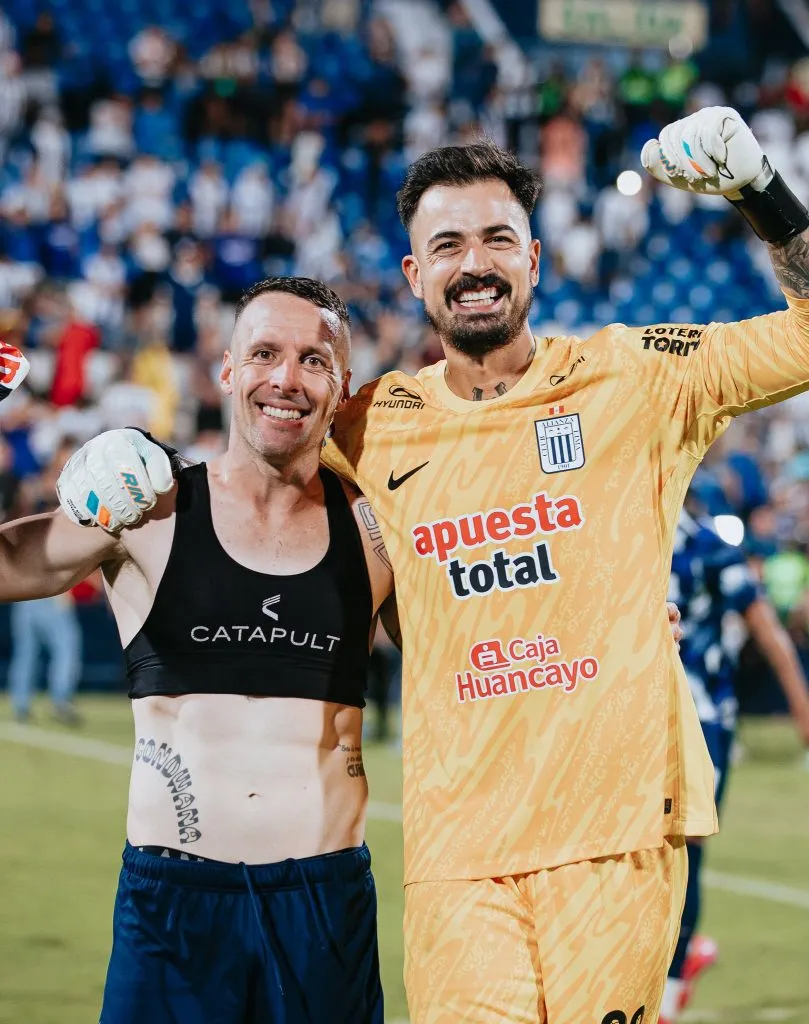 Pablo Lavandeira y Guillermo Viscarra celebrando. (Foto: Alianza Lima).