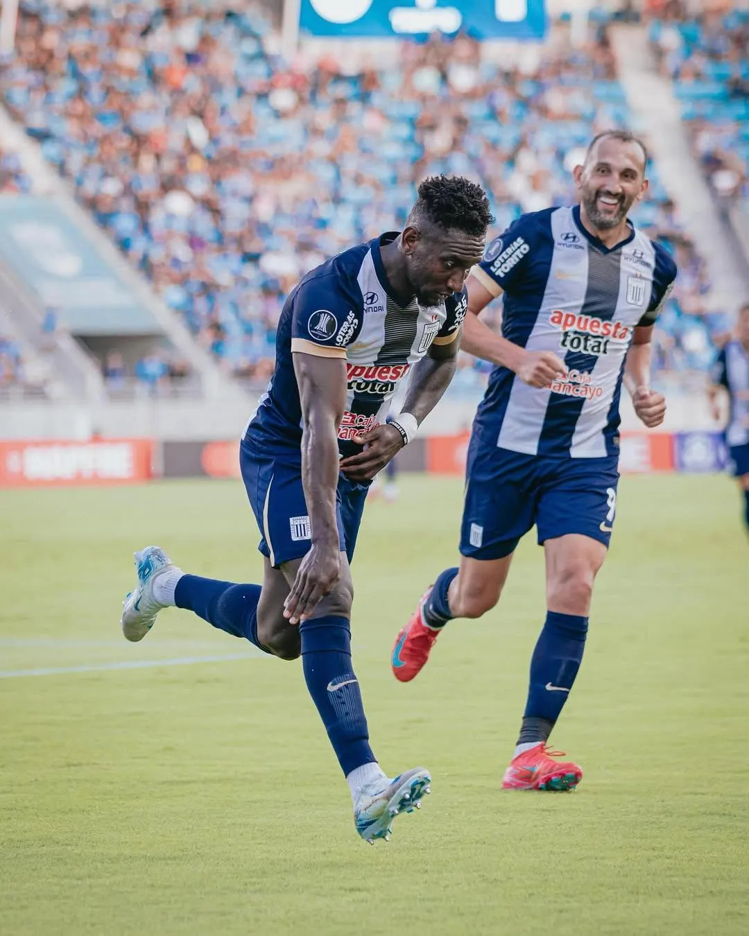 Eryc Castillo celebrando en Chile. (Foto: Alianza Lima).