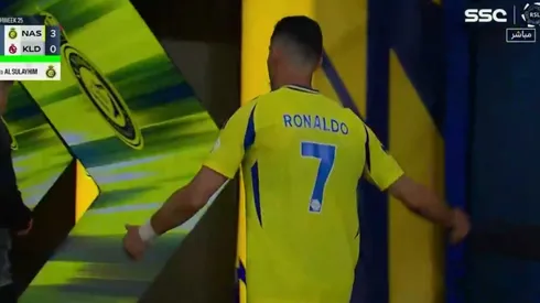 Así se fue Cristiano Ronaldo tras ser sustituido.