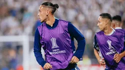 Erick Noriega calentando en Alianza Lima.