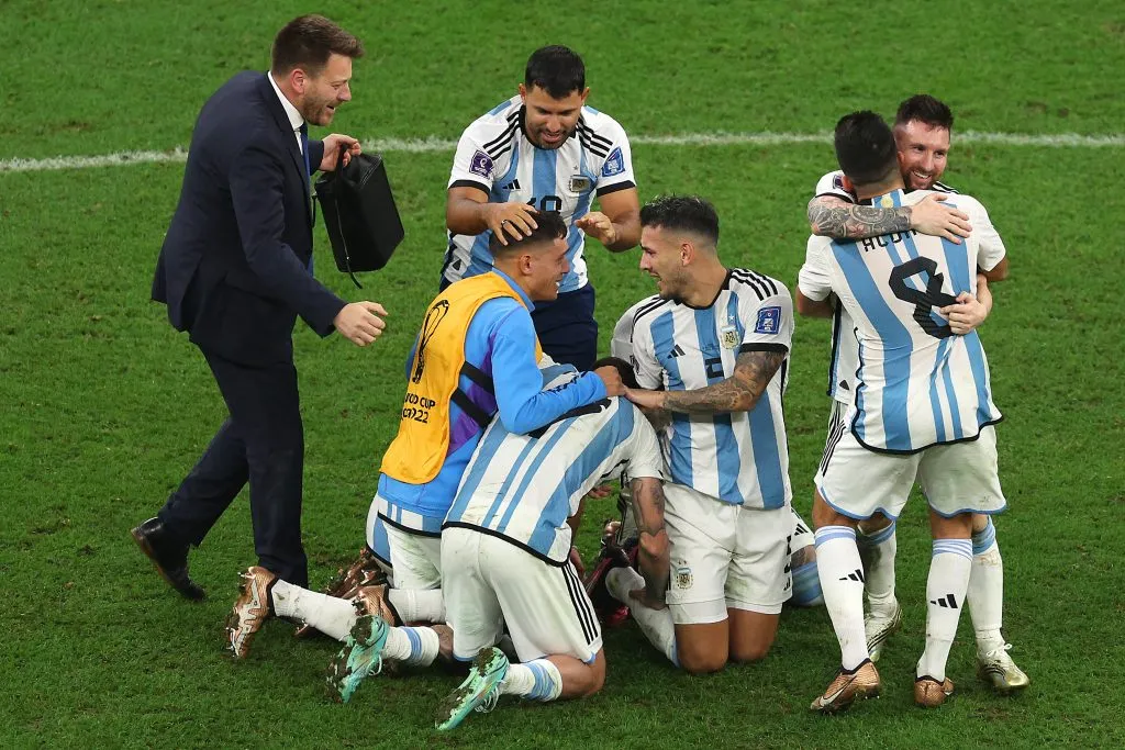 Gonzalo Montiel celebrando el título mundial de Qatar 2022. (Photo by Richard Heathcote/Getty Images)